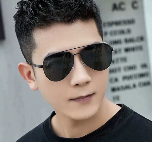 ルイヴィトンサングラス背面デザイン